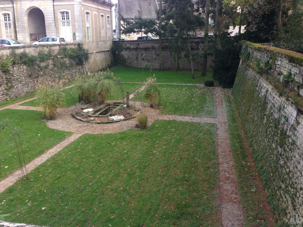 Hôtel la Capitainerie Châteauneuf-sur-Loire Exterior foto